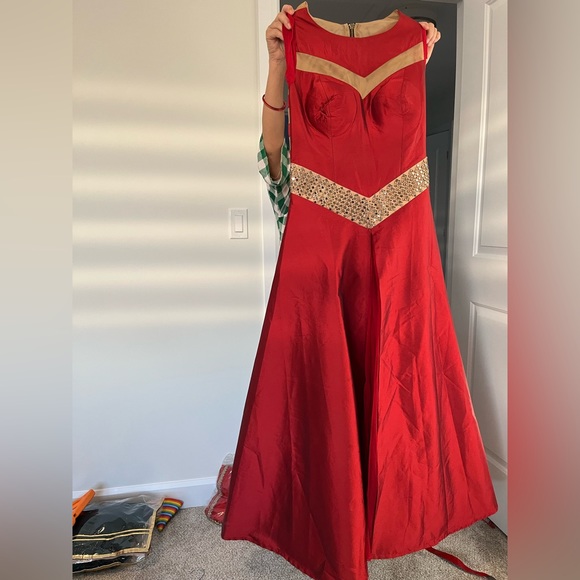 Like new marron red beautifully designed long anarkali gown beaded - Picture 6 of 6